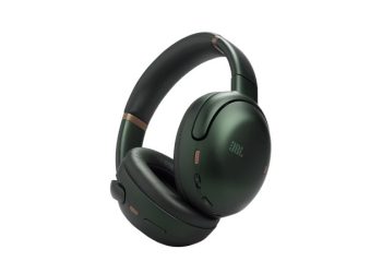 auscultadores JBL Tour ONE M3 e earbuds Tour PRO 3 em verde com detalhes cobre