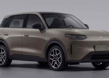 Leapmotor A10 SUV elétrico moderno com design futurista e proporções compactas em ambiente urbano