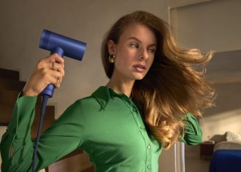 Philips Lumea Série 9900 e secador Série 8000 numa rotina de cuidados pessoais em casa