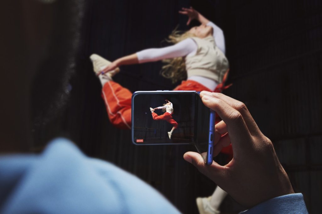 razr 70 family camera