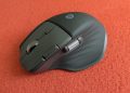 HP Ultra-Fast Scroll Wireless Mouse 780M em preto com a roda de scroll magnética e o cilindro de scroll lateral
