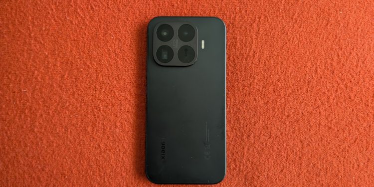 Análise Xiaomi 17T: Leica e bateria em alta 1 Teleobjectiva 5x para toda a gama, ecrã com certificação quádrupla e bateria de 6500 mAh. O Xiaomi 17T a 749 euros é um argumento difícil de contornar.