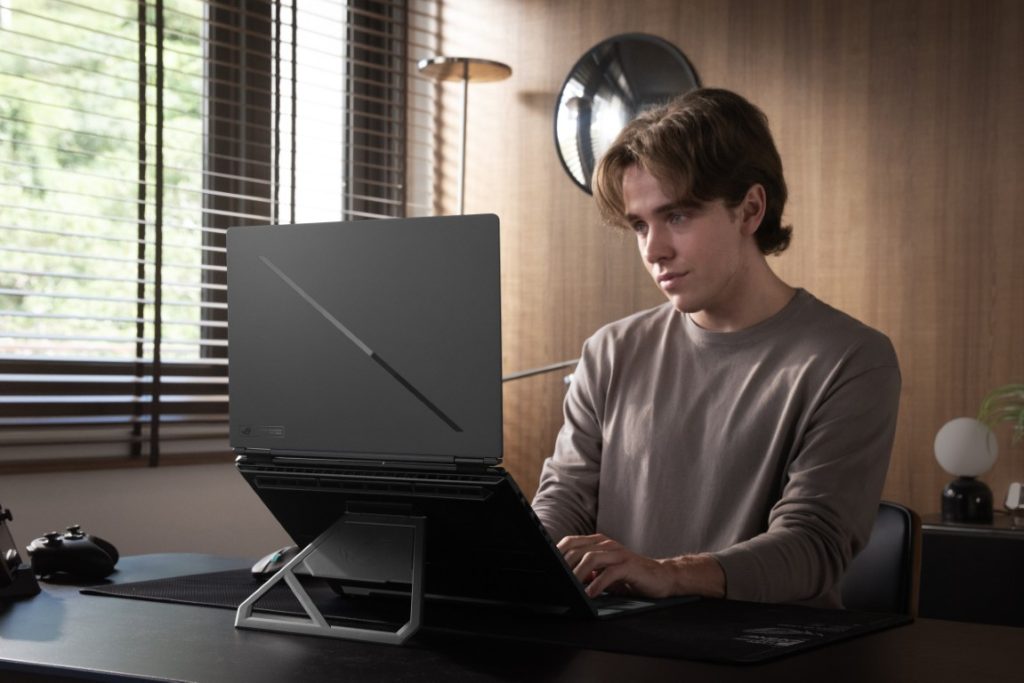 ASUS ROG Zephyrus Duo: 2 ecrãs OLED com preço a condizer 2 ROG Zephyrus Duo 2026 CHK 1094