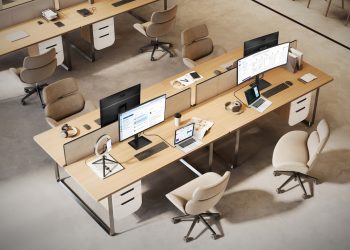 AOC E4 aposta em ergonomia e 5 anos de garantia 14 Monitor AOC E4 numa secretária moderna com portátil ligado por USB-C e ambiente de escritório híbrido