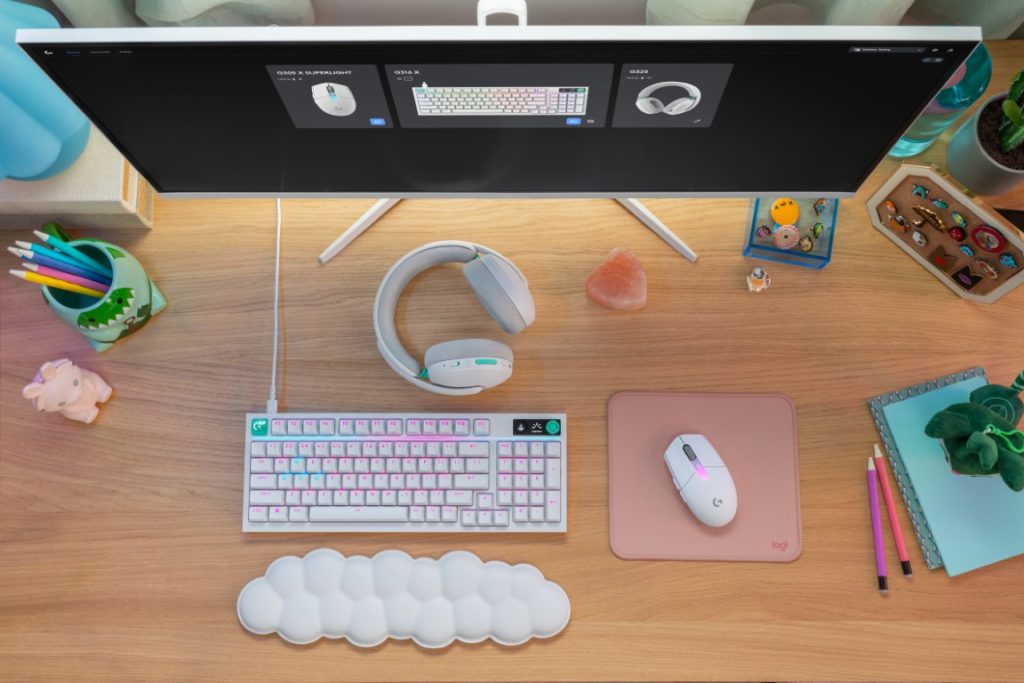 Logitech G3 democratiza o gaming 6 G316 X 98 G305 X Superlight G325 ENVR White Desk Overhead