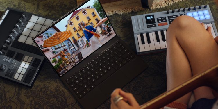 O Huawei MatePad Pro Max aposta tudo na mobilidade 1 HUAWEI MatePad Pro Max 2026 com ecrã OLED PaperMatte de 13,2 polegadas e teclado Huawei Glide.